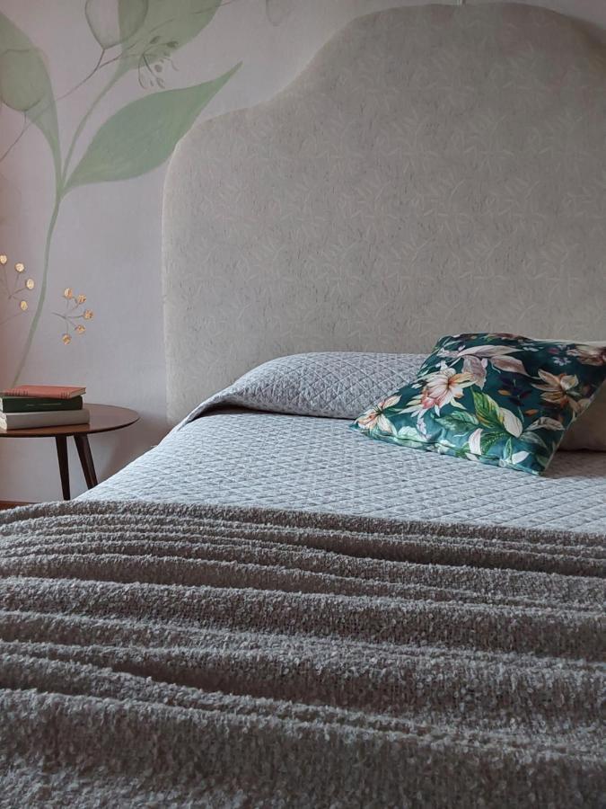 Casa Vacanze Malvarosa Casale Corte Cerro Екстериор снимка