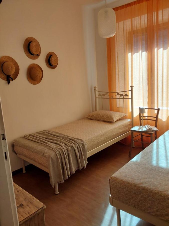 Casa Vacanze Malvarosa Casale Corte Cerro Екстериор снимка