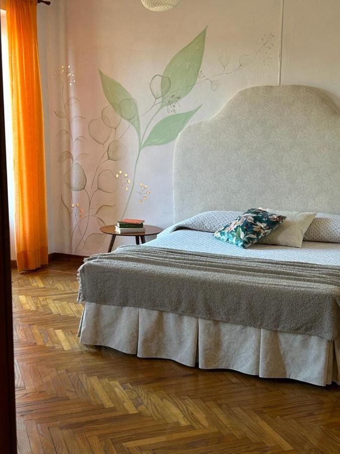 Casa Vacanze Malvarosa Casale Corte Cerro Екстериор снимка