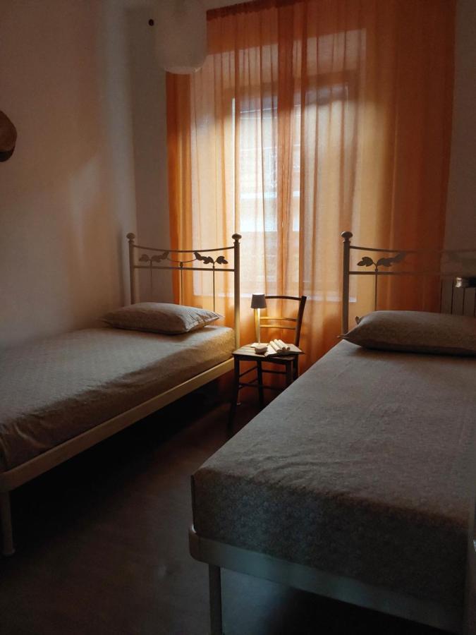 Casa Vacanze Malvarosa Casale Corte Cerro Екстериор снимка
