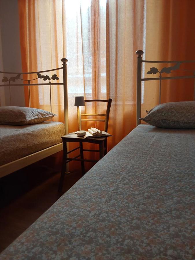 Casa Vacanze Malvarosa Casale Corte Cerro Екстериор снимка