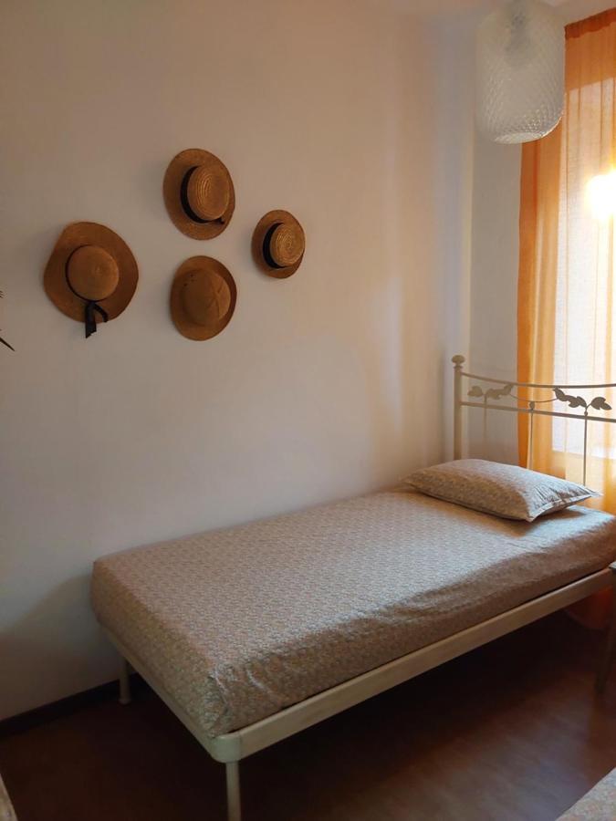 Casa Vacanze Malvarosa Casale Corte Cerro Екстериор снимка
