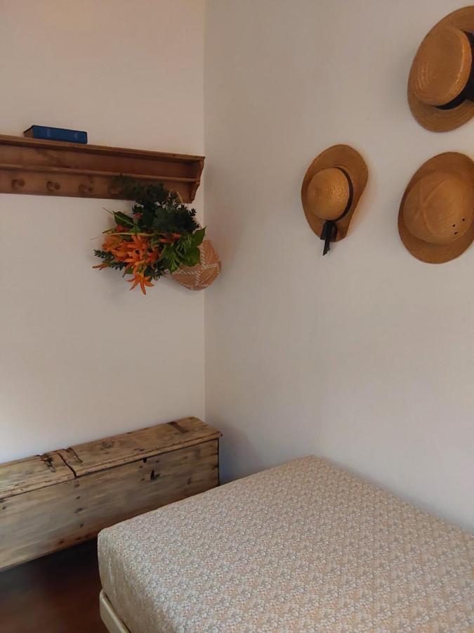 Casa Vacanze Malvarosa Casale Corte Cerro Екстериор снимка