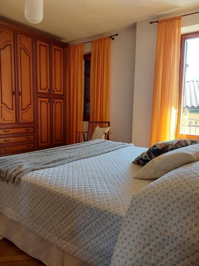 Casa Vacanze Malvarosa Casale Corte Cerro Екстериор снимка